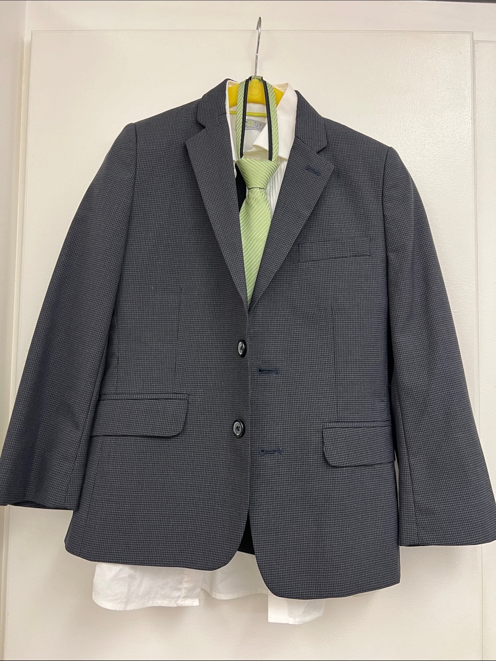 C2 by Calibrate Charcoal Blazer Pant Suit Set w/ Shirt and Green Tie Kids Boy 8
